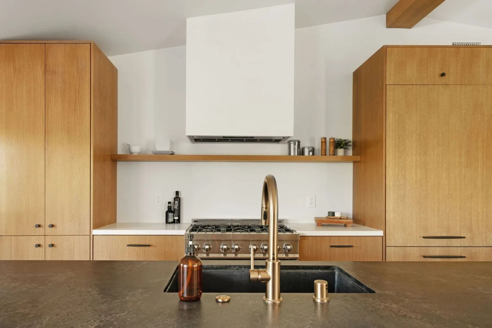 Compact Kitchen Remodel in Calabasas