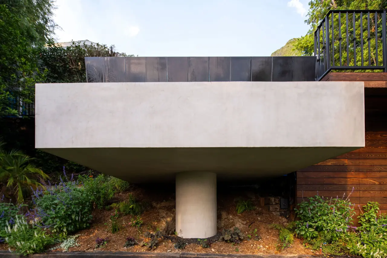 Custom infinity-edge pool with ocean views in Malibu