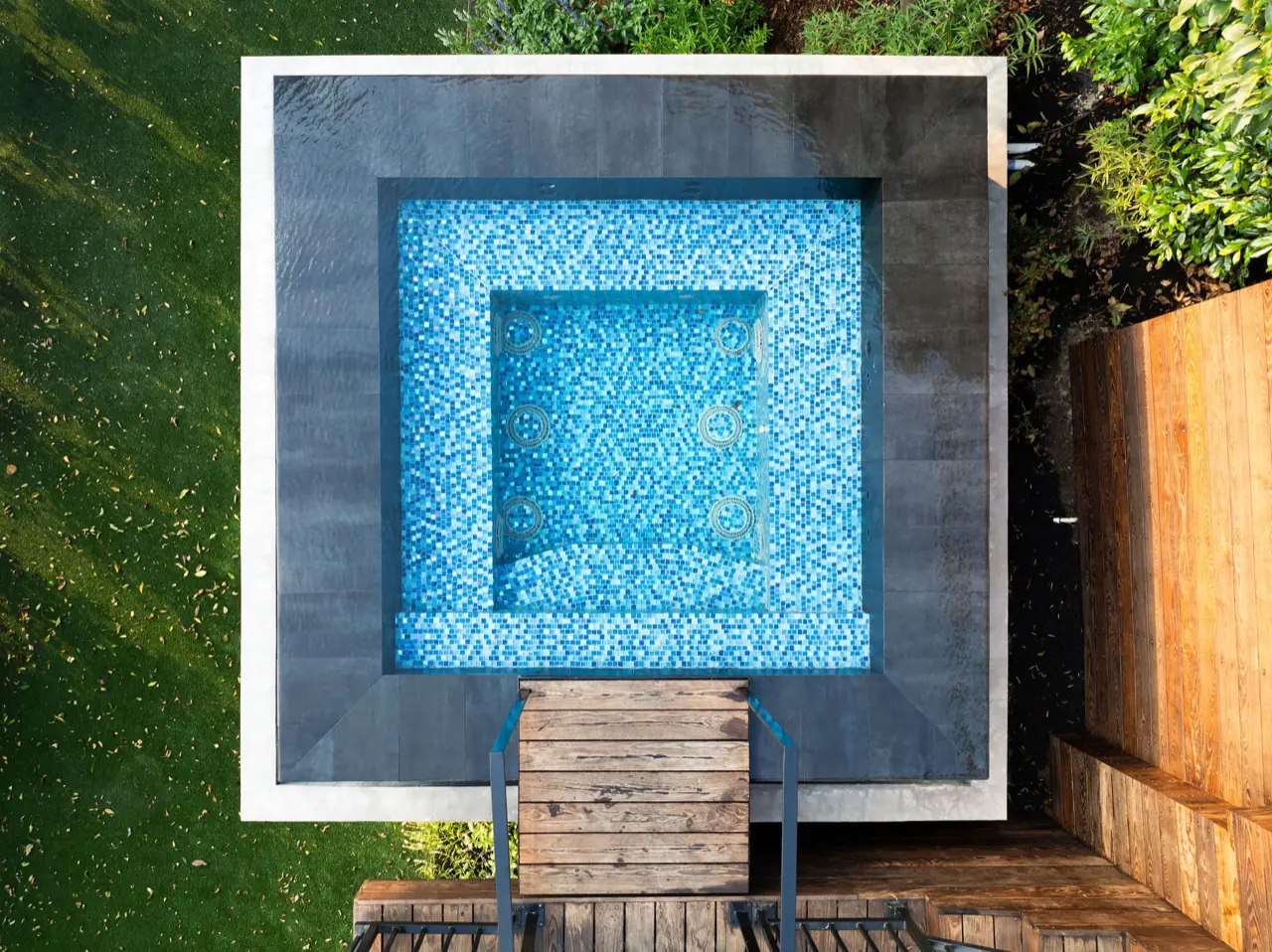 Architectural integrated spa in Santa Monica